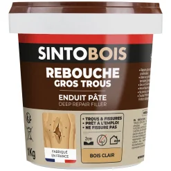 Reboucher gros trous et fissures dans le bois clair